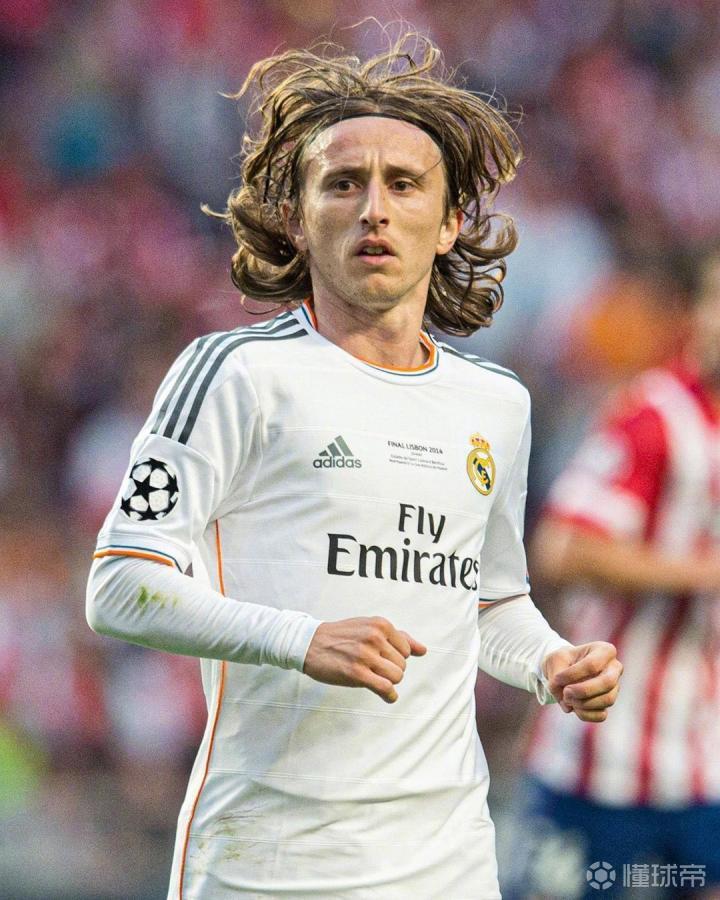 维尼修斯在所有体育场继续制造混乱