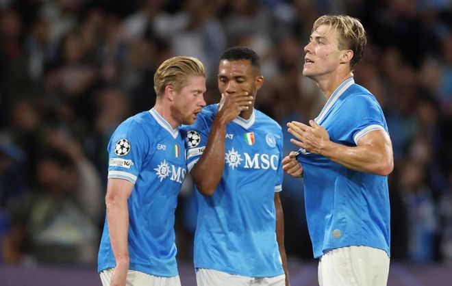 消息人士透露，拜仁对从曼联挖角充满信心，双方已就一月份的重磅交易展开谈判。