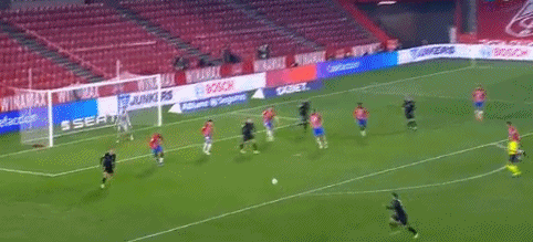 40岁依旧能飞，C罗对阵赛哈特海湾上演高难度倒钩破门