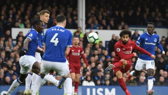 前锋单刀破门，决绝果断引喝彩