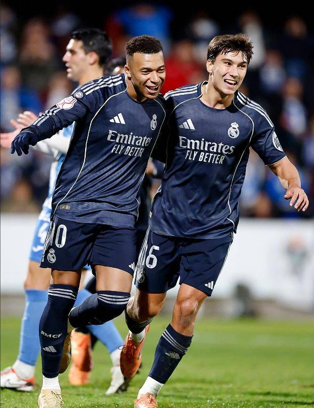 皮尔斯：我当年在快船的退役赛季，他们本来也准备交易我